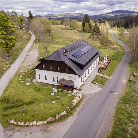 Dvur Liskovy Vrch Hotel Стражни Екстериор снимка