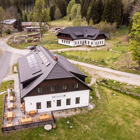 Dvur Liskovy Vrch Hotel Стражни Екстериор снимка