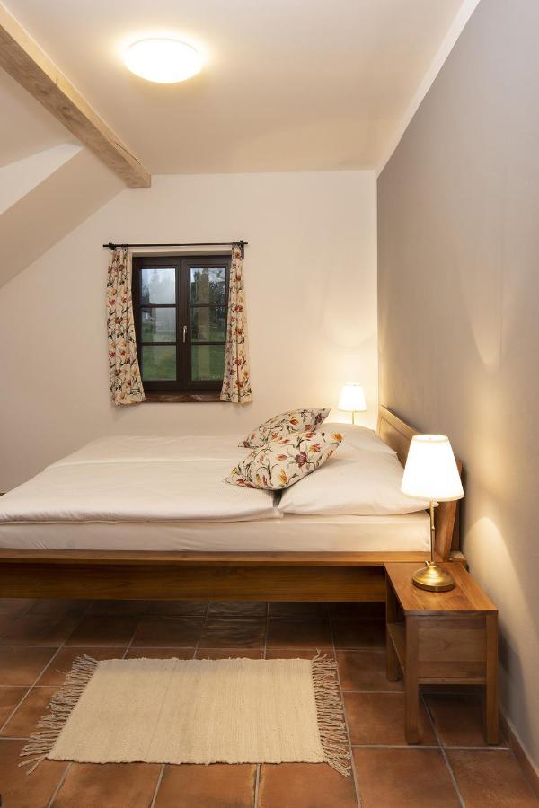 Dvur Liskovy Vrch Hotel Стражни Екстериор снимка