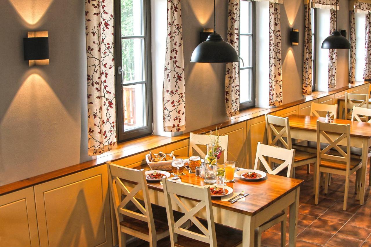 Dvur Liskovy Vrch Hotel Стражни Екстериор снимка