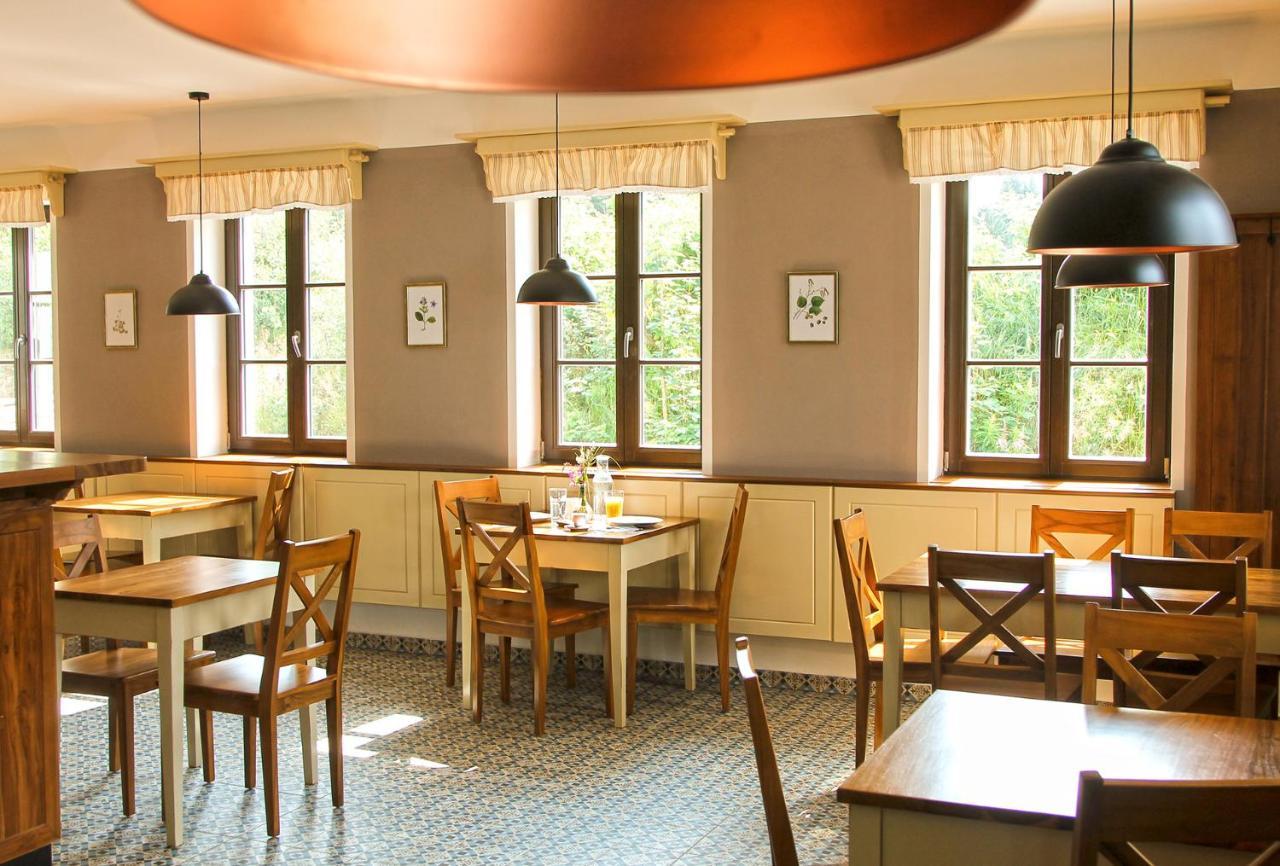 Dvur Liskovy Vrch Hotel Стражни Екстериор снимка