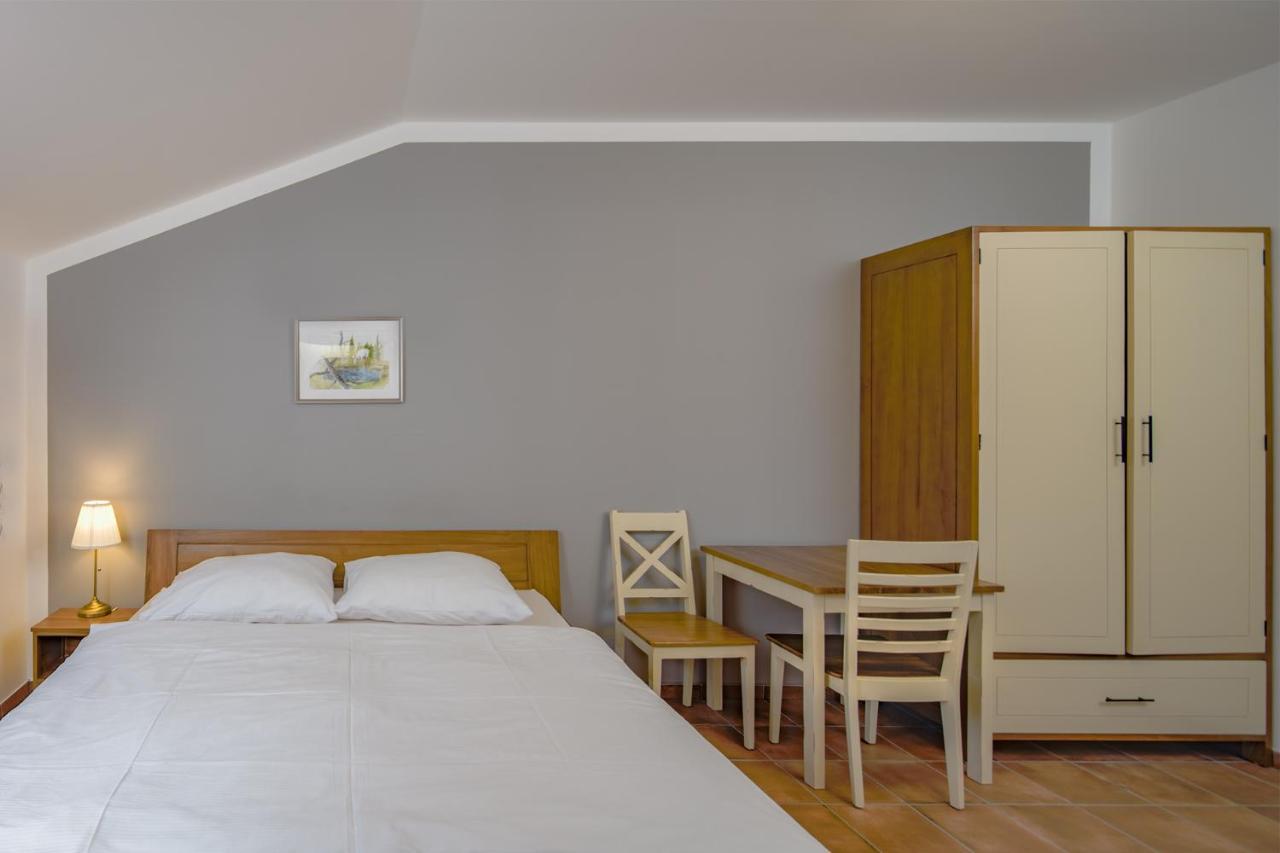 Dvur Liskovy Vrch Hotel Стражни Екстериор снимка