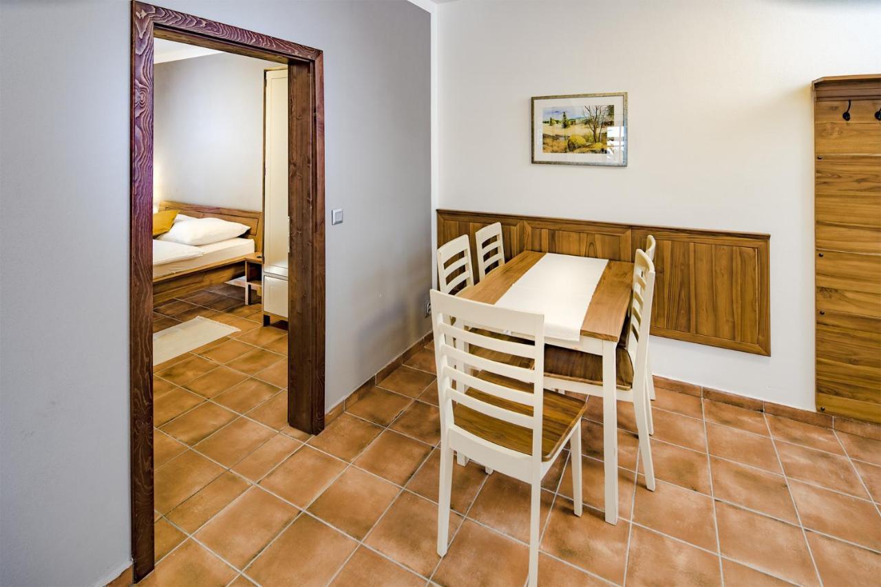 Dvur Liskovy Vrch Hotel Стражни Екстериор снимка