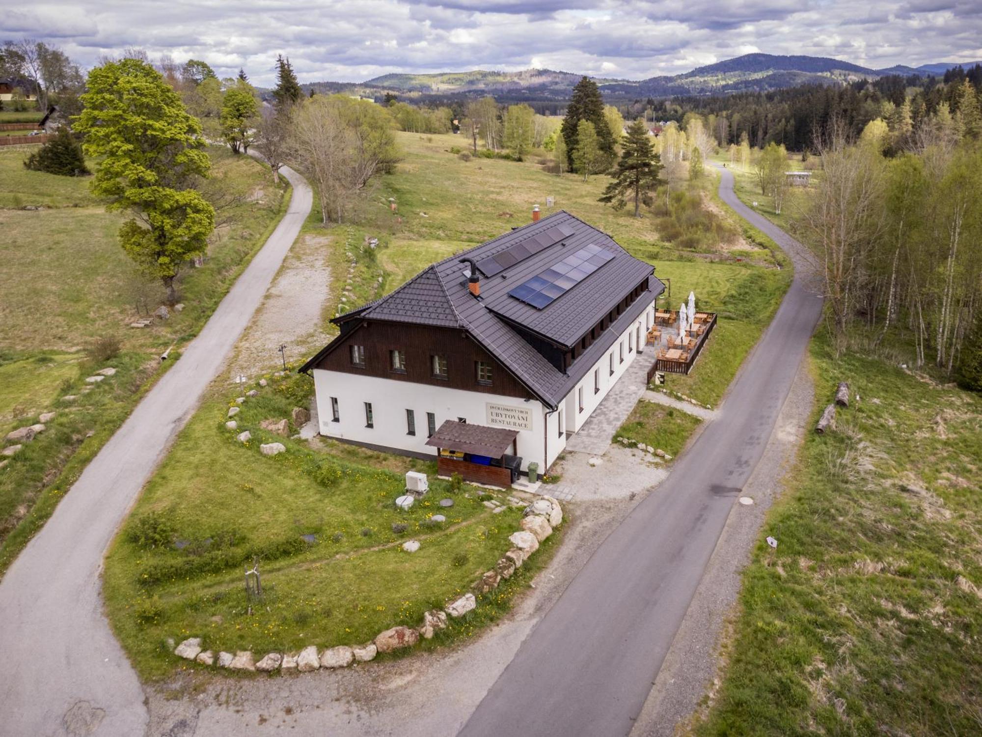 Dvur Liskovy Vrch Hotel Стражни Екстериор снимка